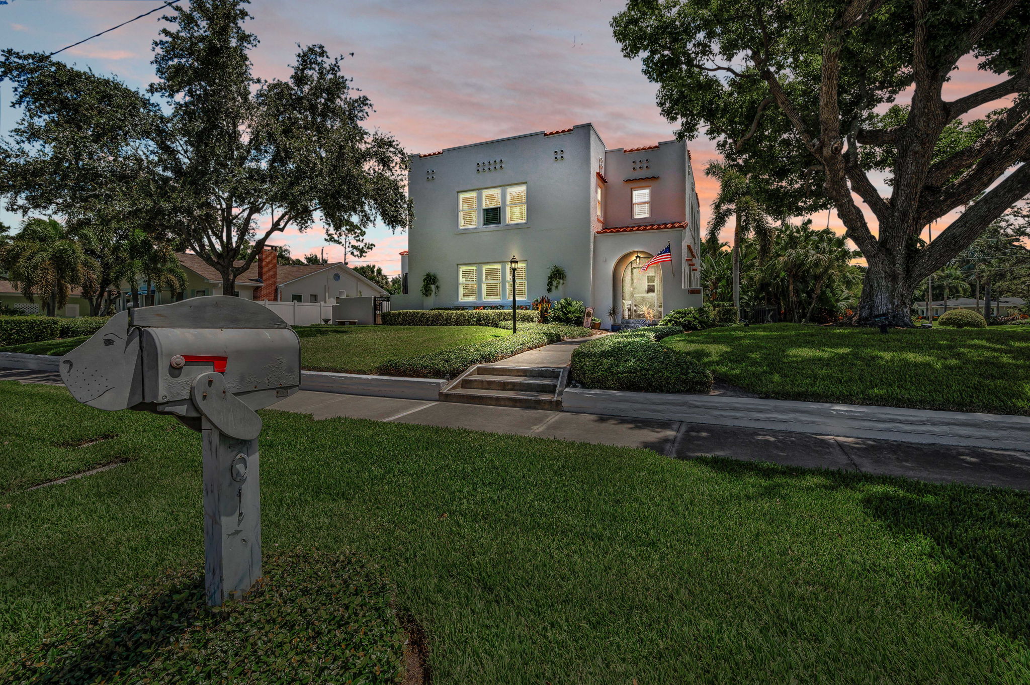 Front Exterior7