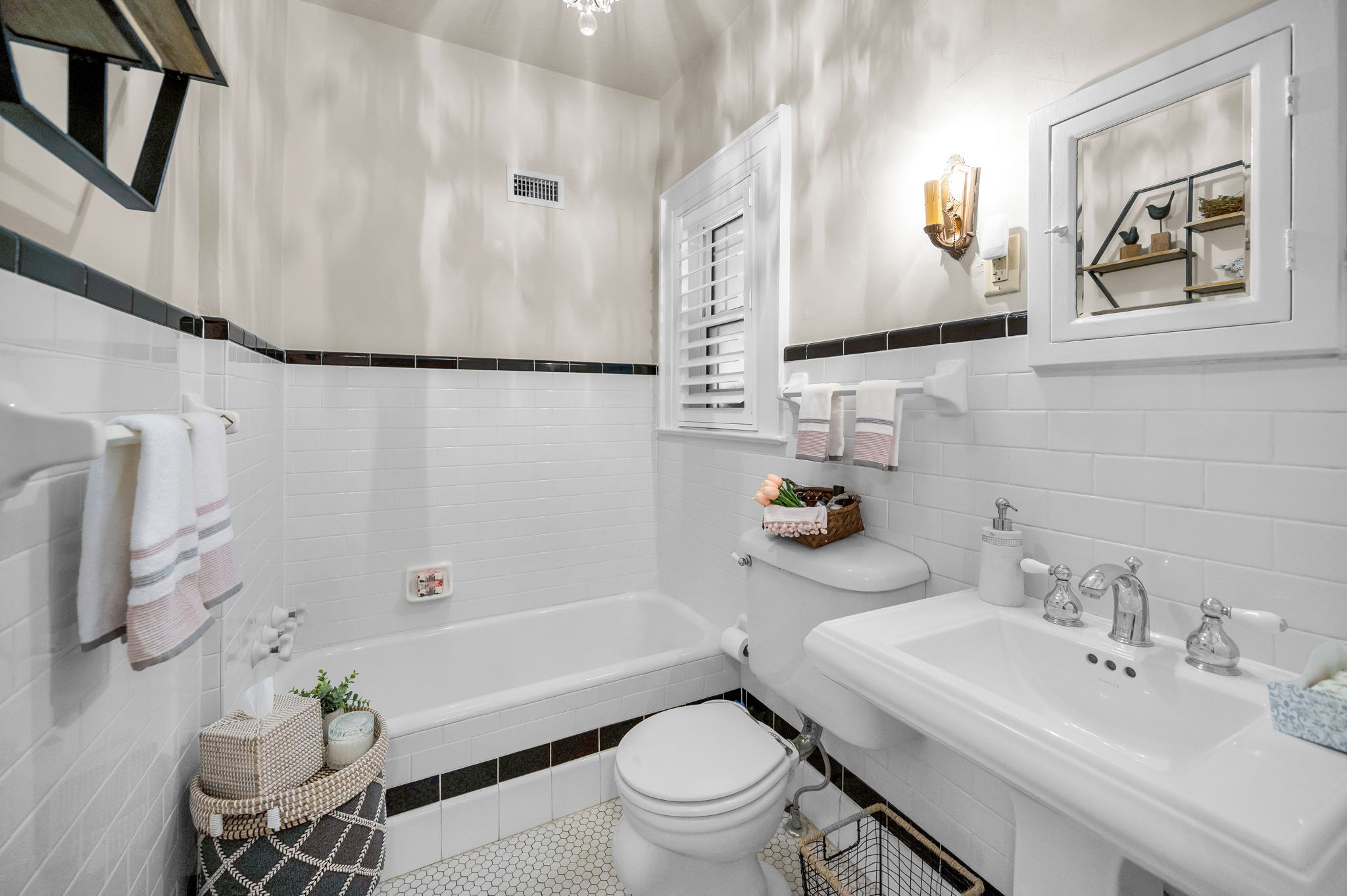 First Floor Bathroom1a