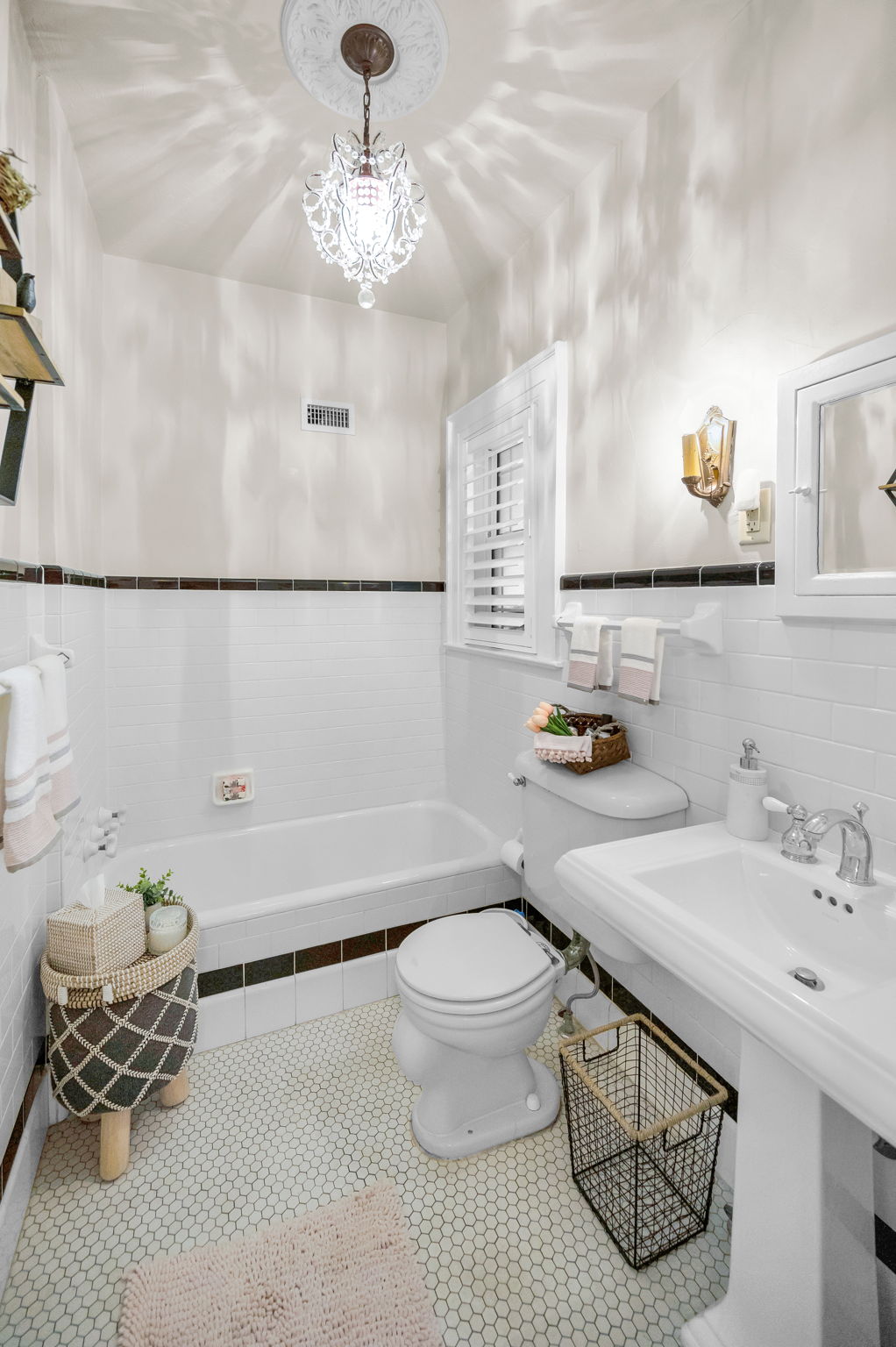 First Floor Bathroom1b