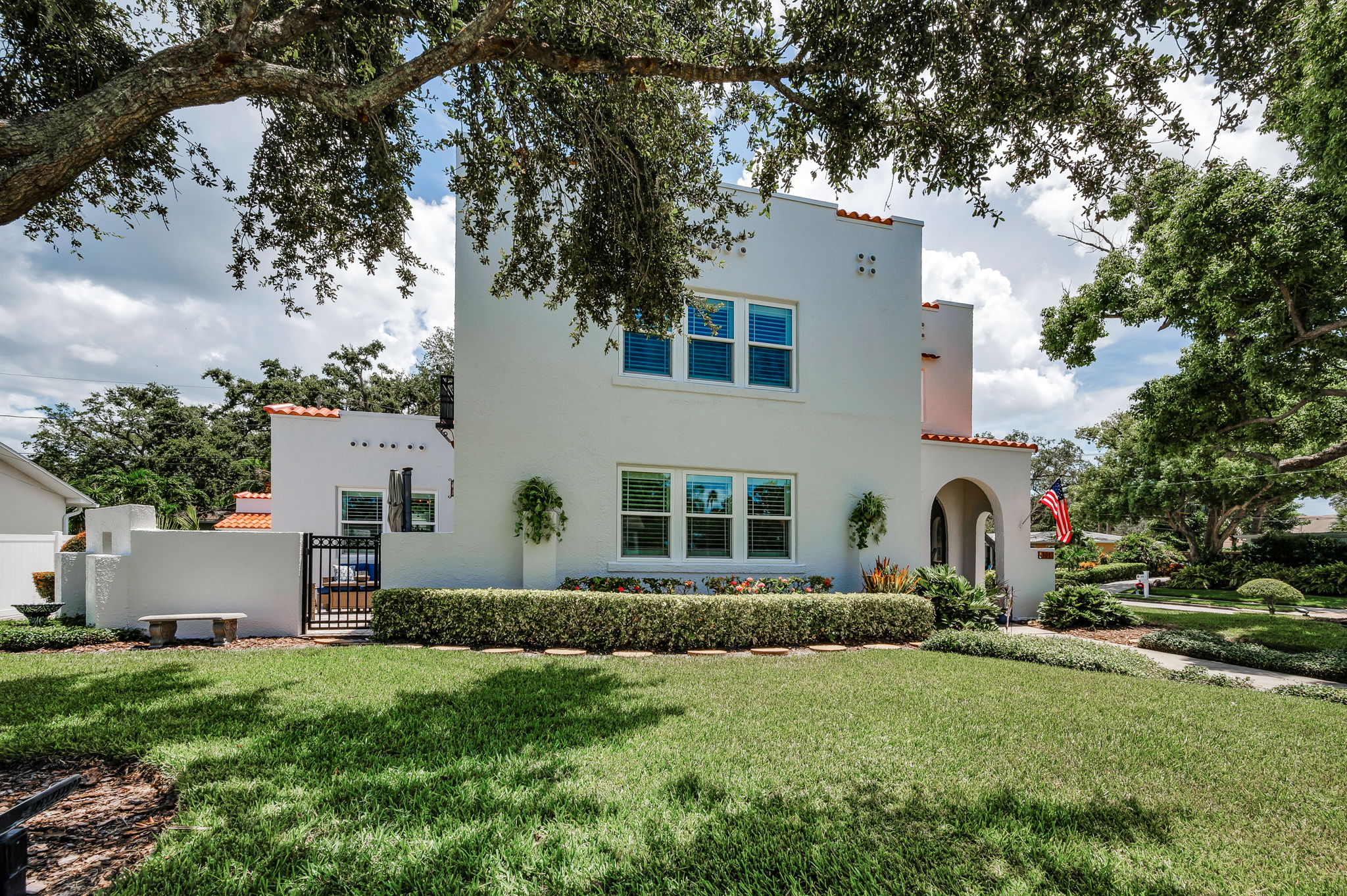 Front Exterior10