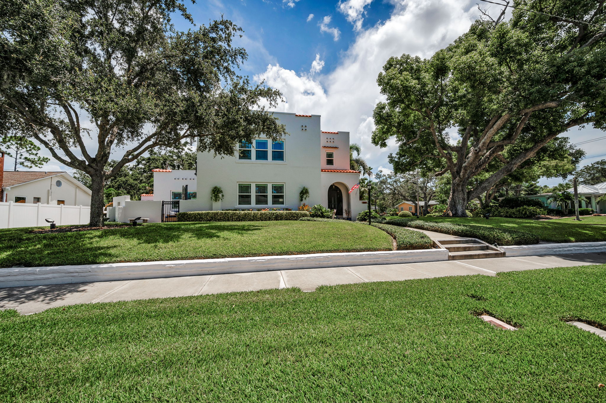 Front Exterior13