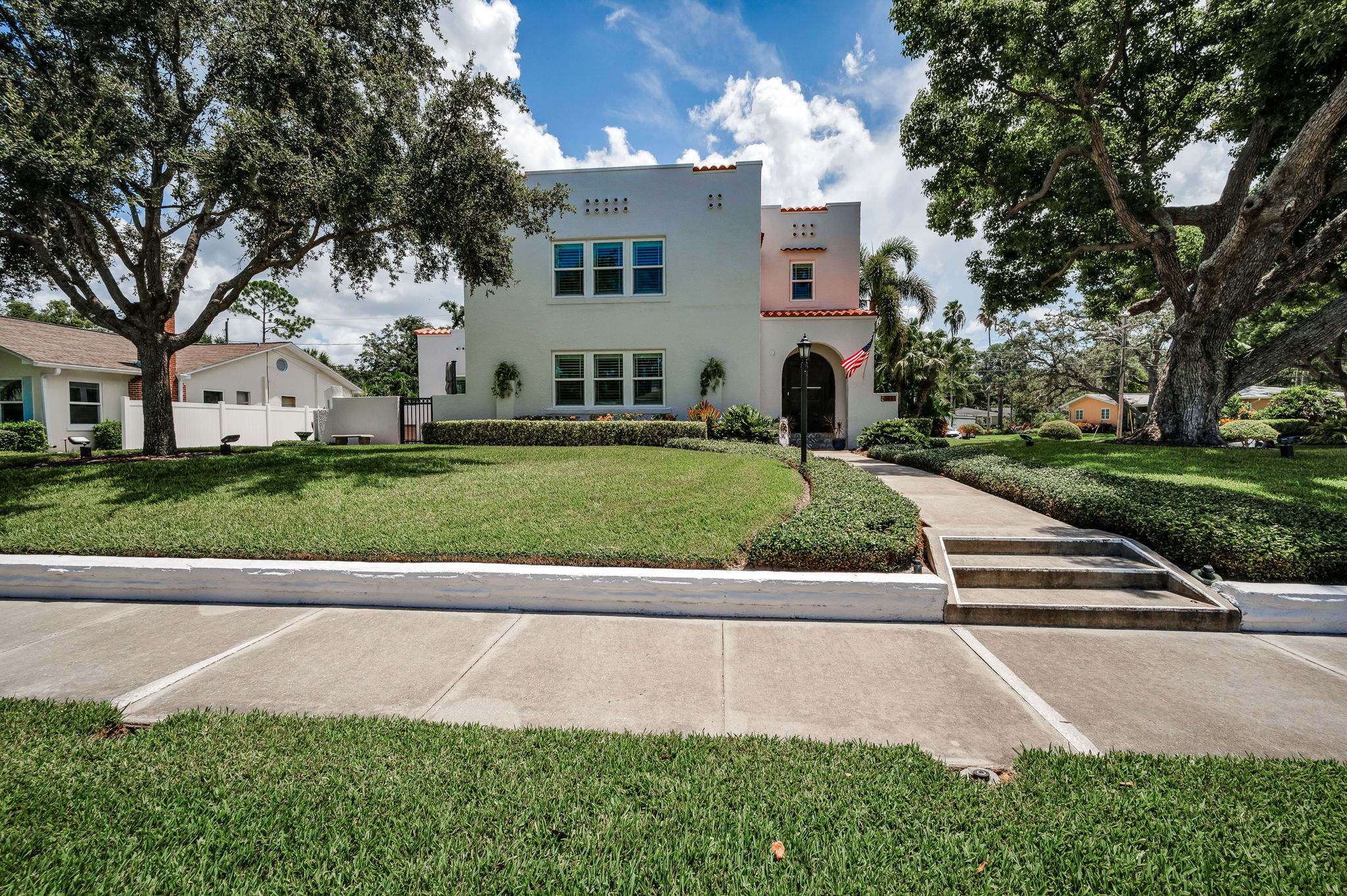 Front Exterior15
