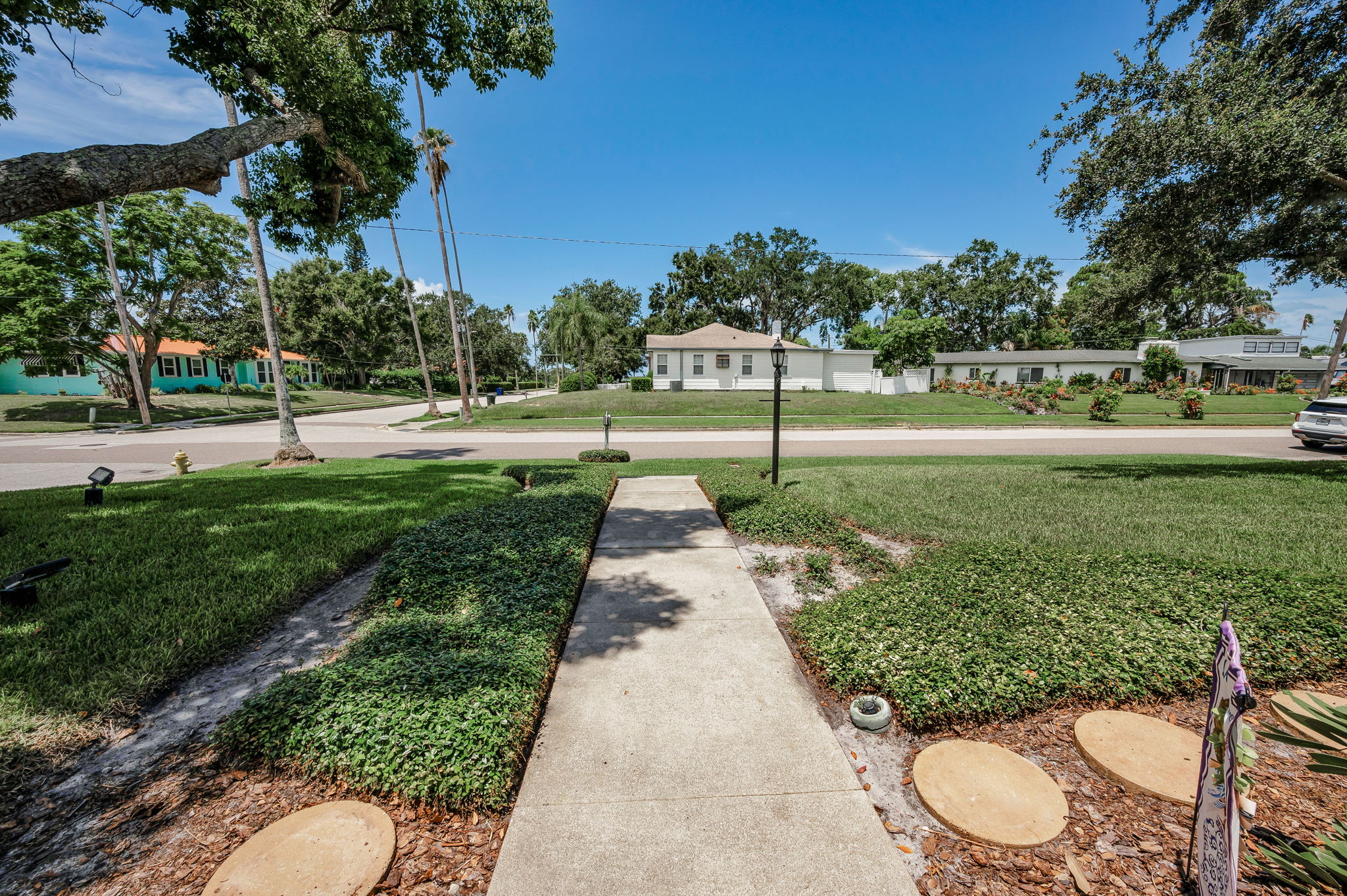 Frontyard4