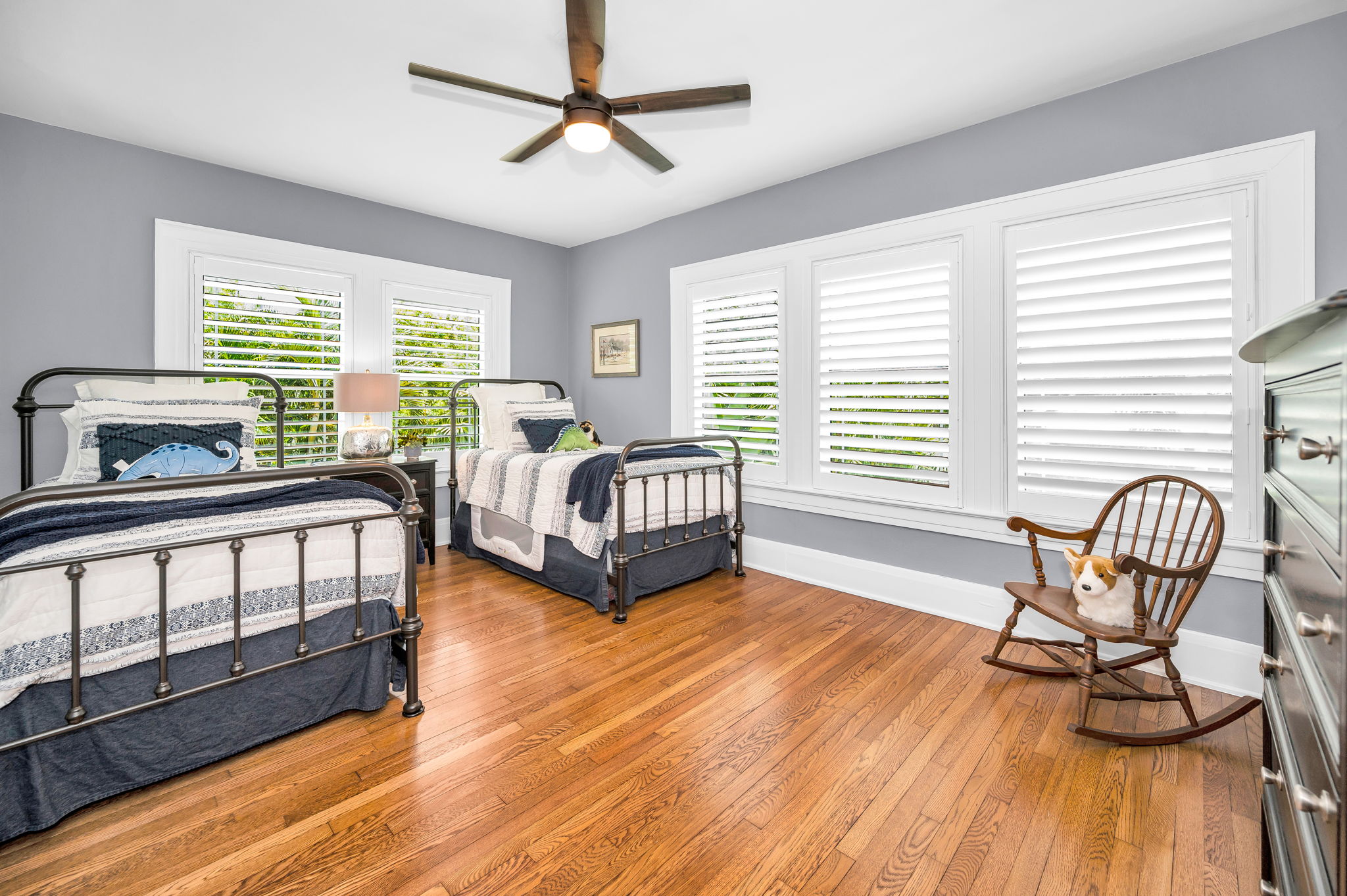 Upper Level Bedroom2a