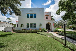Front Exterior8