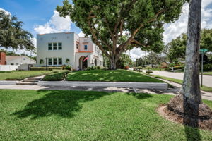 Front Exterior9