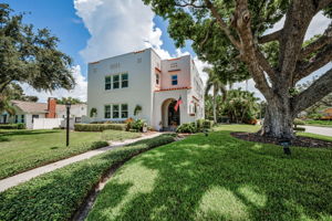 Front Exterior12