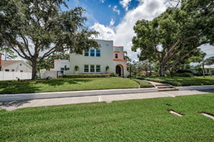 Front Exterior13