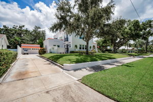 Front Exterior14
