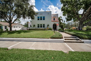 Front Exterior15
