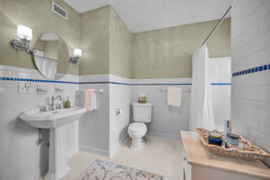 Upper Level Primary Bathroom1a