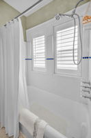 Upper Level Primary Bathroom1b