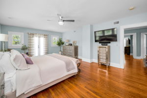 Upper Level Primary Bedroom1b