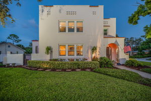 Front Exterior24
