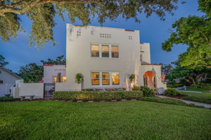 Front Exterior28
