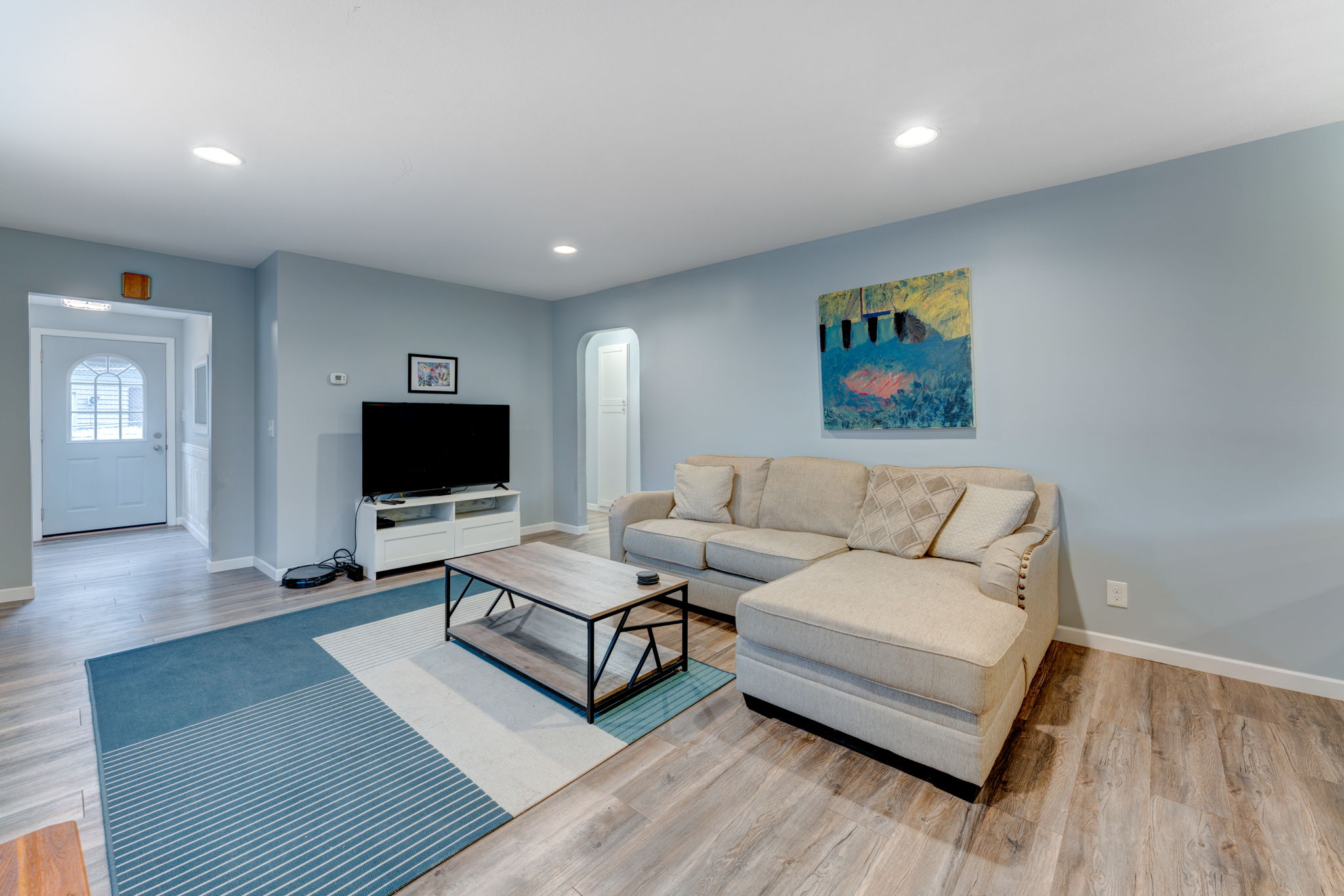 Spacious living room