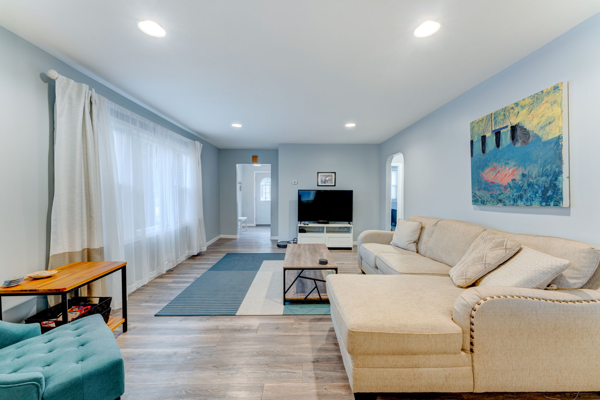 Spacious living room