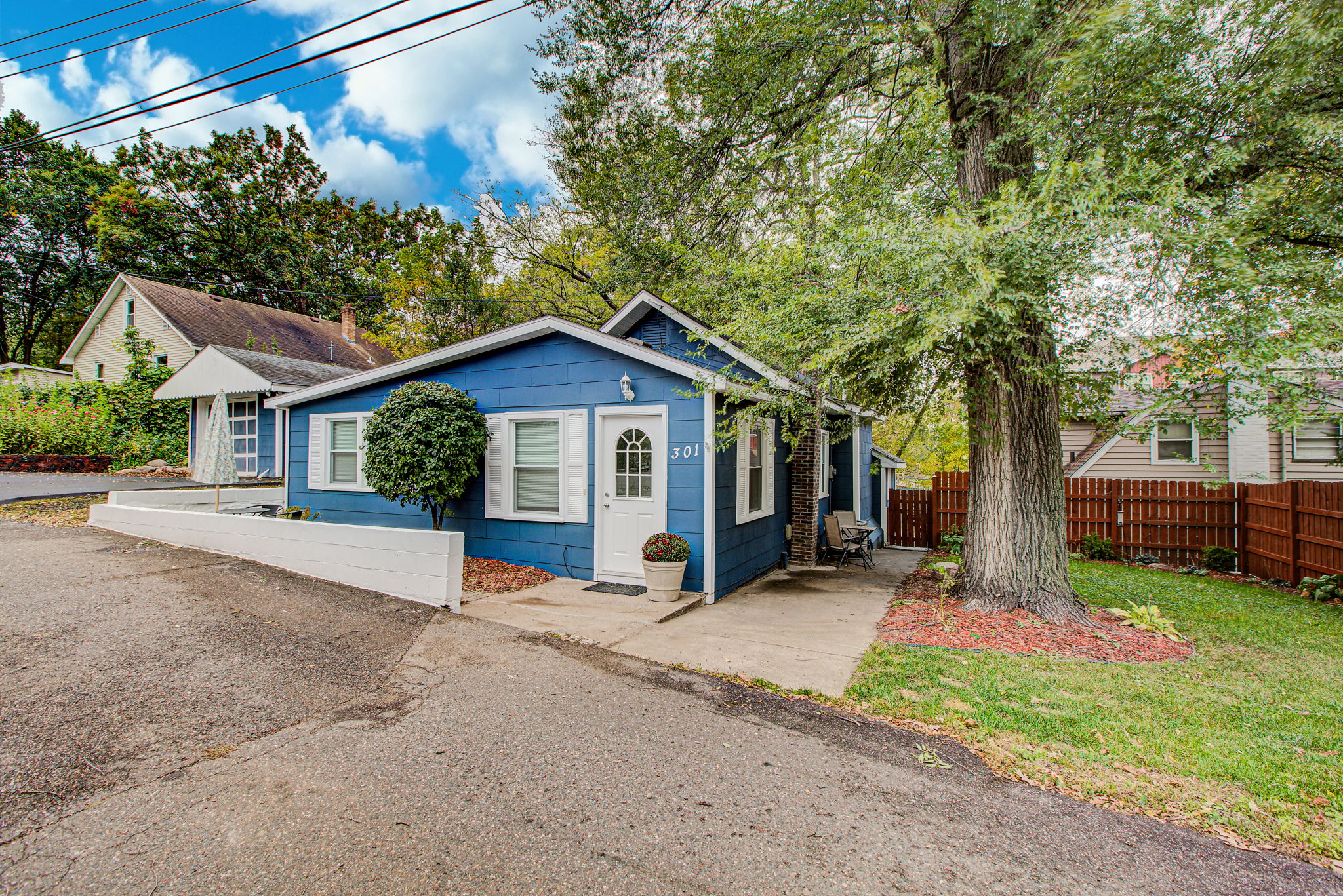 301 Kindross, Willernie, MN 55090 ArchiPix