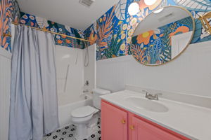 Guest Full Bathroom