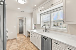 010_F8_301 Lorimer St