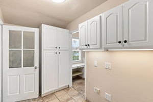 025_F8_301 Lorimer St