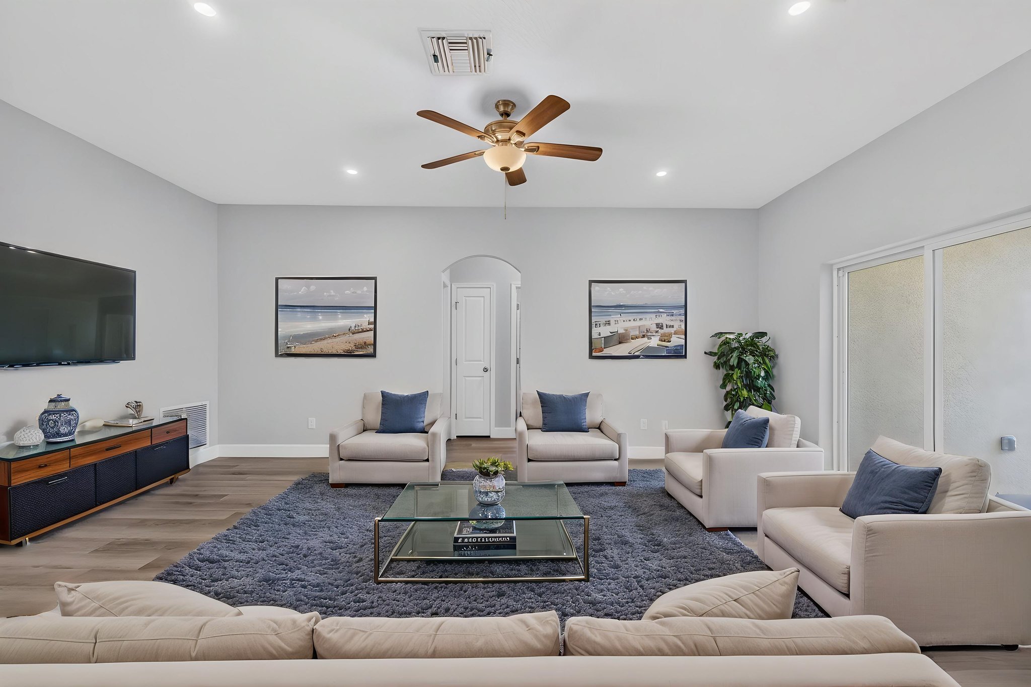 301 Magnolia21 virtually staged.jpeg