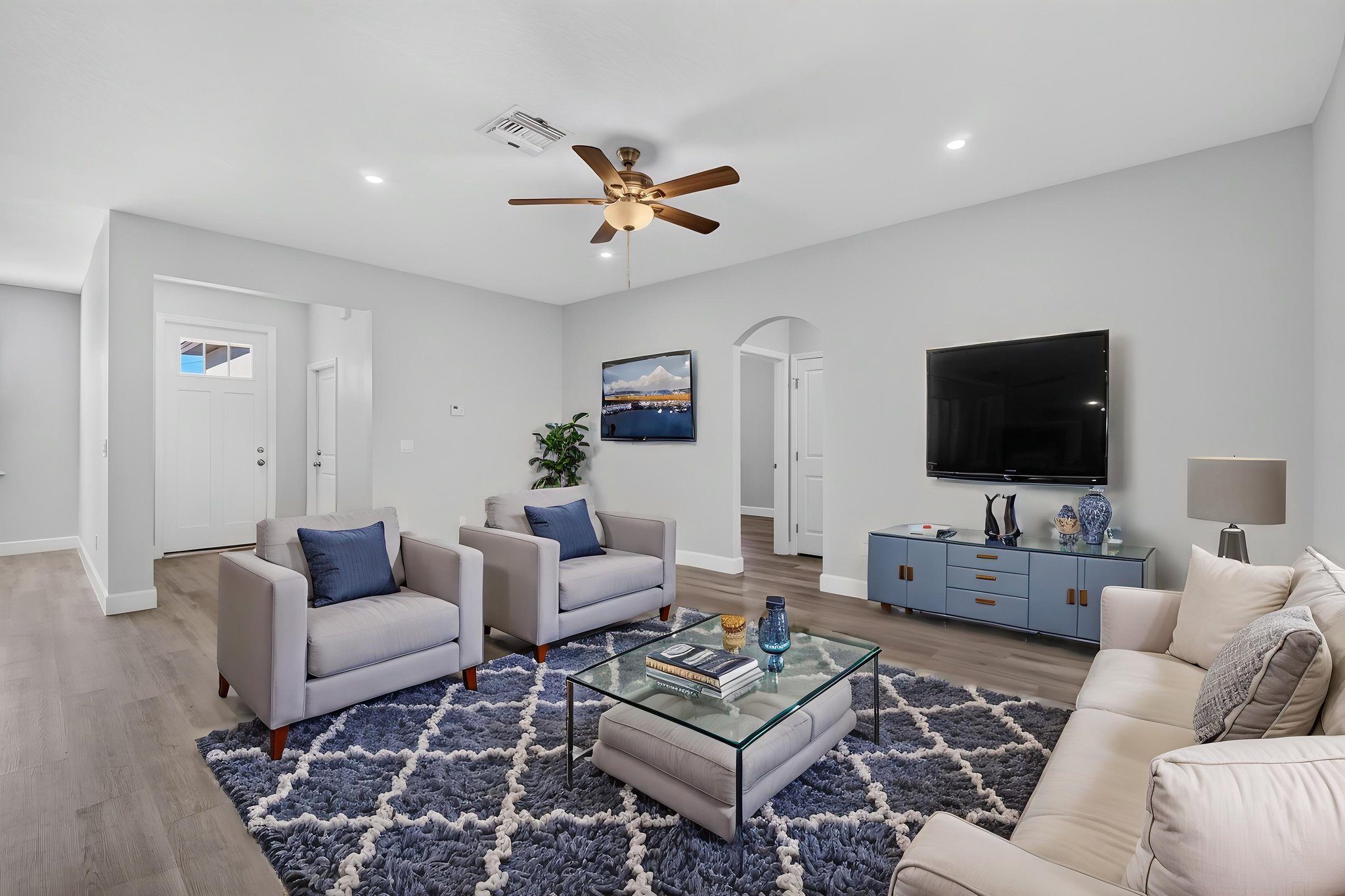 301 Magnolia20 virtually staged.jpeg
