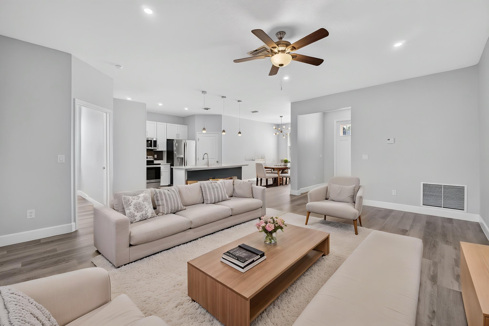 301 Magnolia18 virtually staged.jpeg