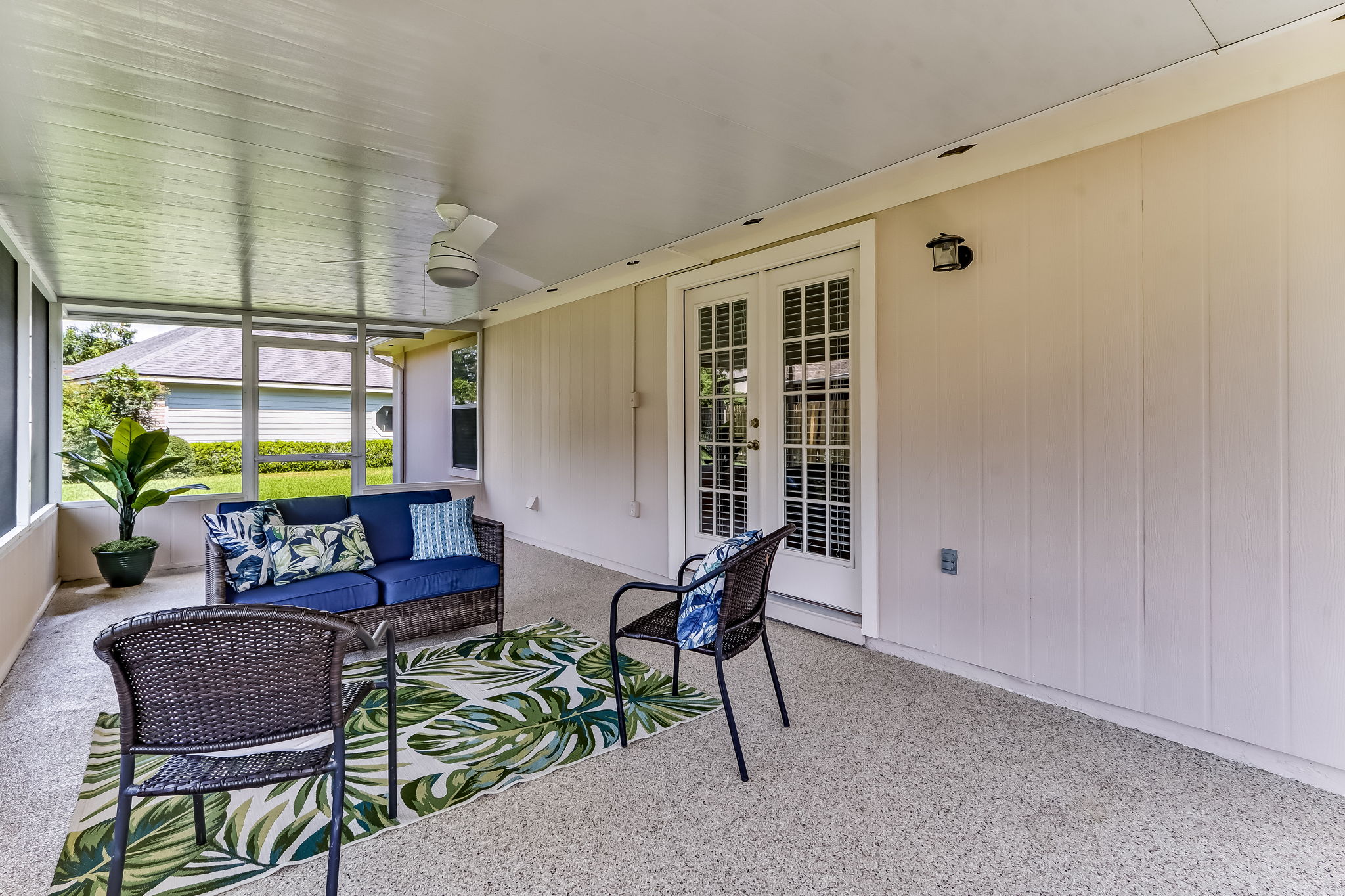 Screened-in Porch
