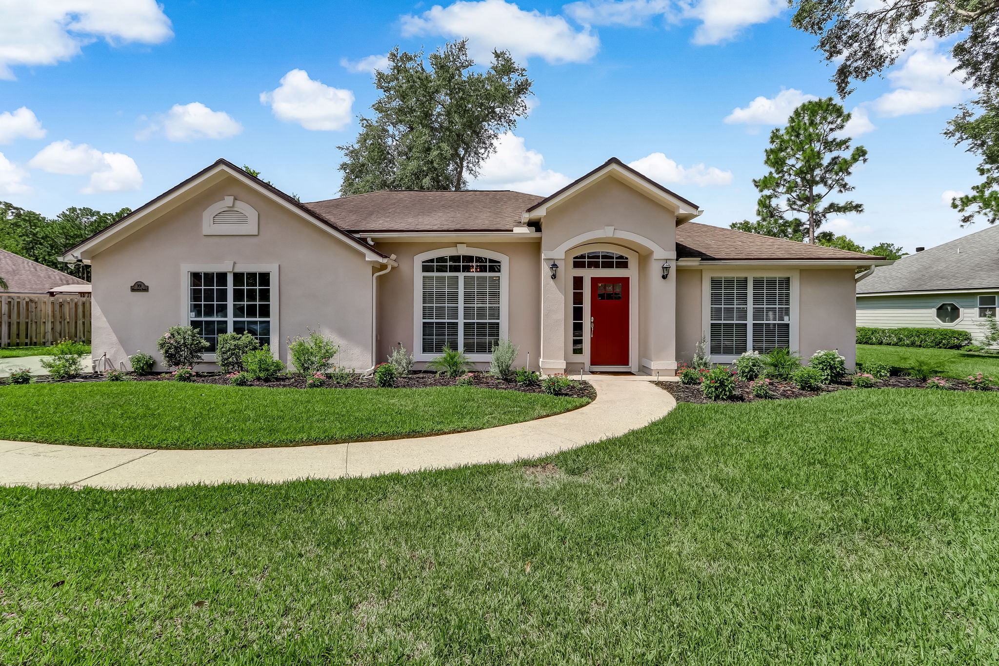 Welcome to 301 Maplewood Dr