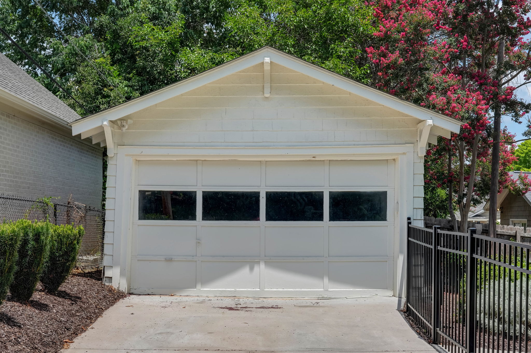 Detached Garage