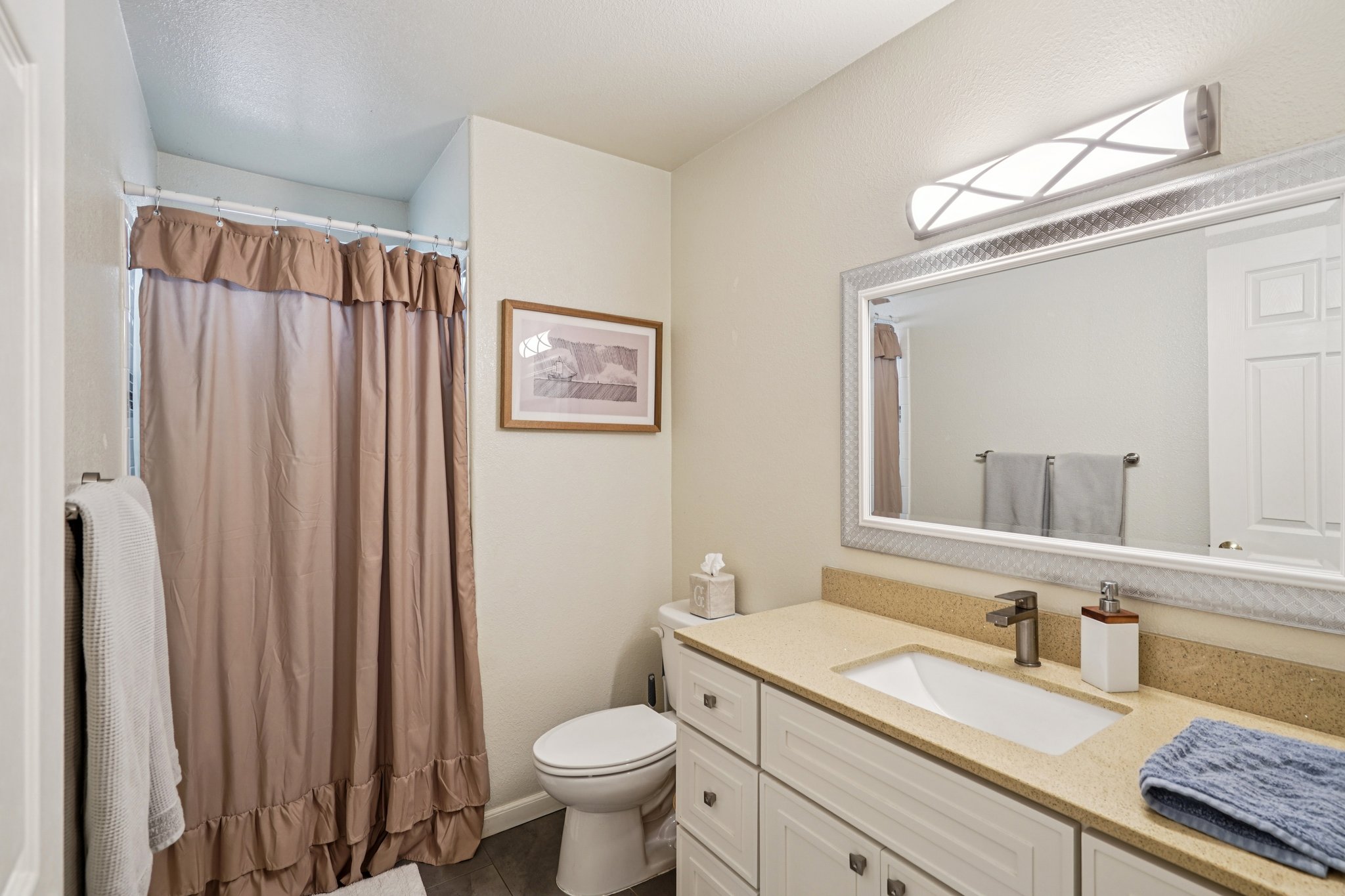 Portsmouth Ave-S1703-027.jpg