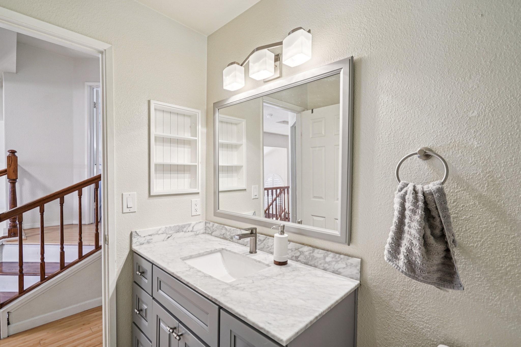 Portsmouth Ave-S1703-033.jpg