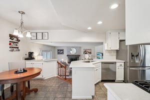 Portsmouth Ave-S1703-014.jpg