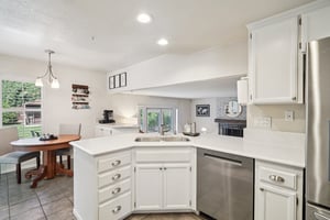 Portsmouth Ave-S1703-018.jpg