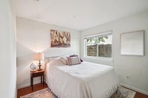 Portsmouth Ave-S1703-023.jpg