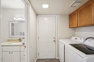 Portsmouth Ave-S1703-025.jpg