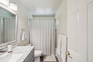 Portsmouth Ave-S1703-032.jpg