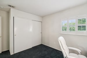 Portsmouth Ave-S1703-035.jpg