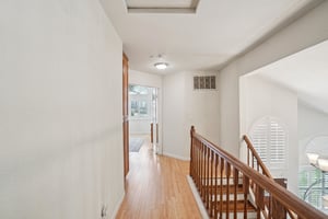 Portsmouth Ave-S1703-038.jpg