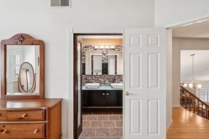 Portsmouth Ave-S1703-042.jpg