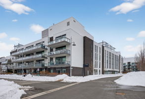 301 Sea Ray Ave unit 113, Innisfil ON