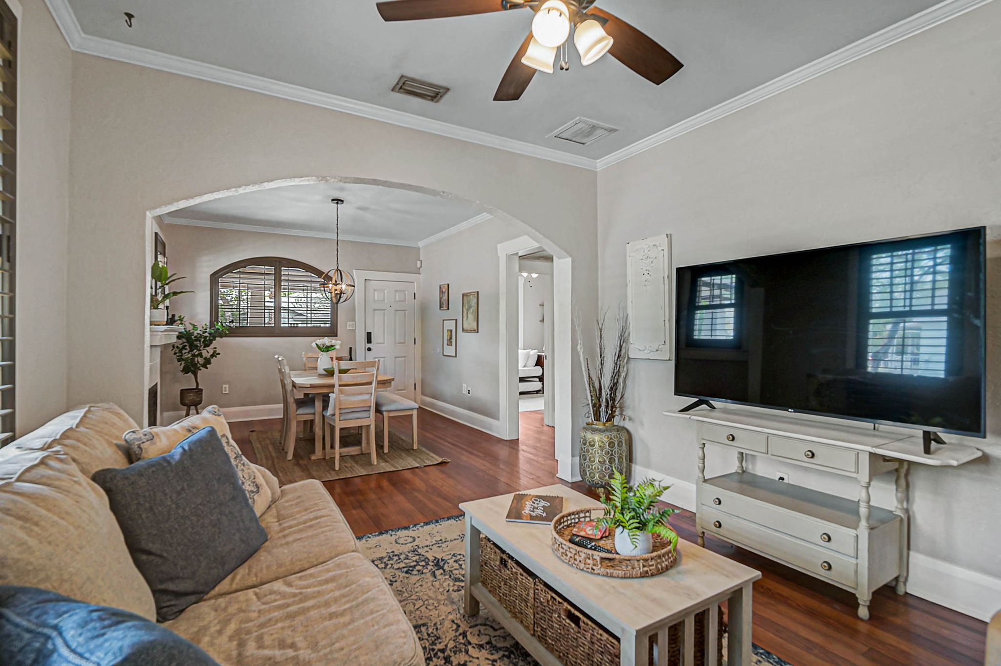 301 W South Ave-11