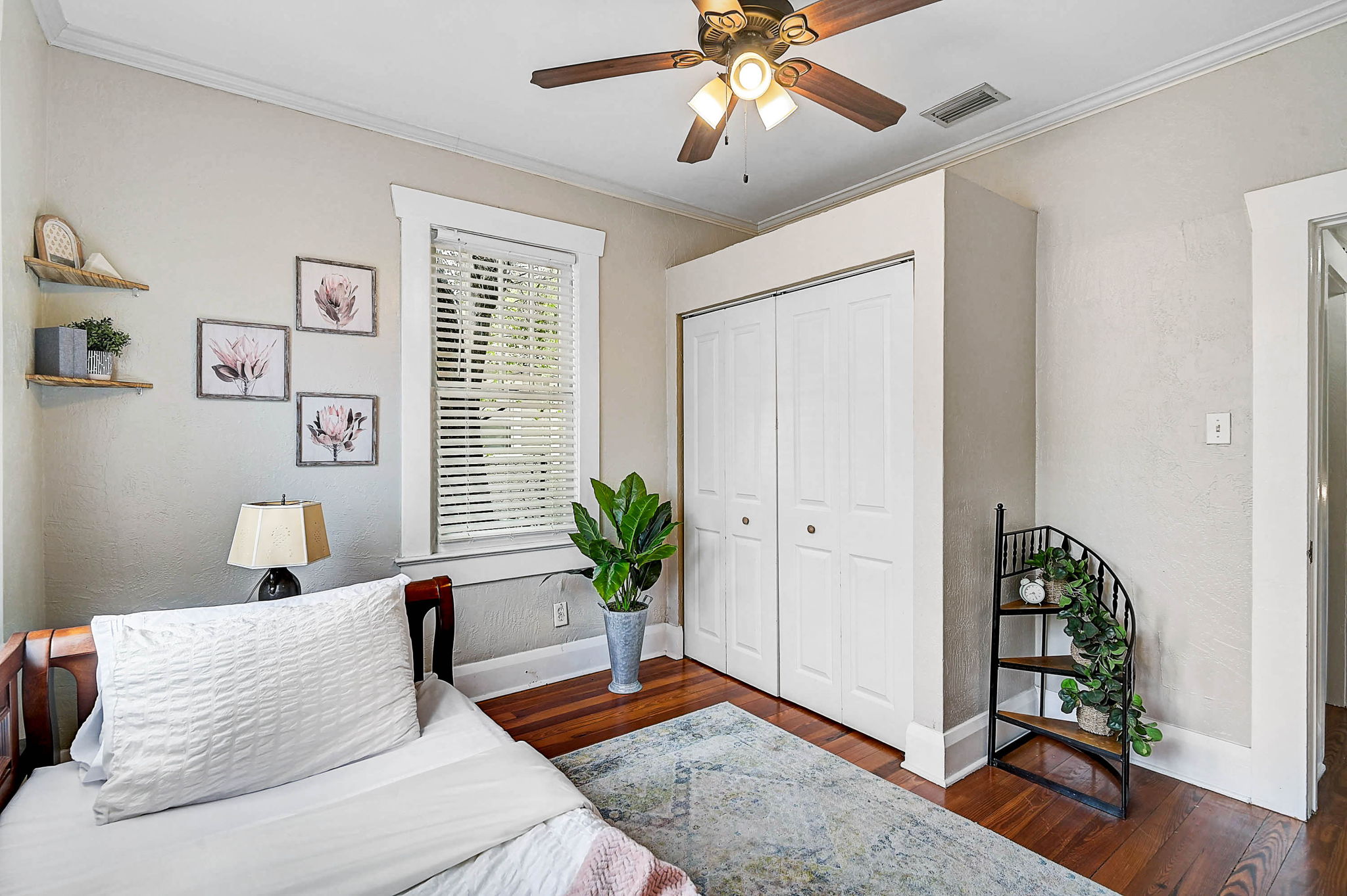 301 W South Ave-20