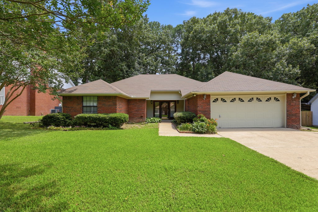 Residential real estate media in Bryant, Arkansas by Avery & Bryant