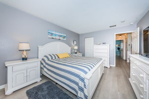 Primary Bedroom 1b-5