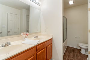  Photo 0