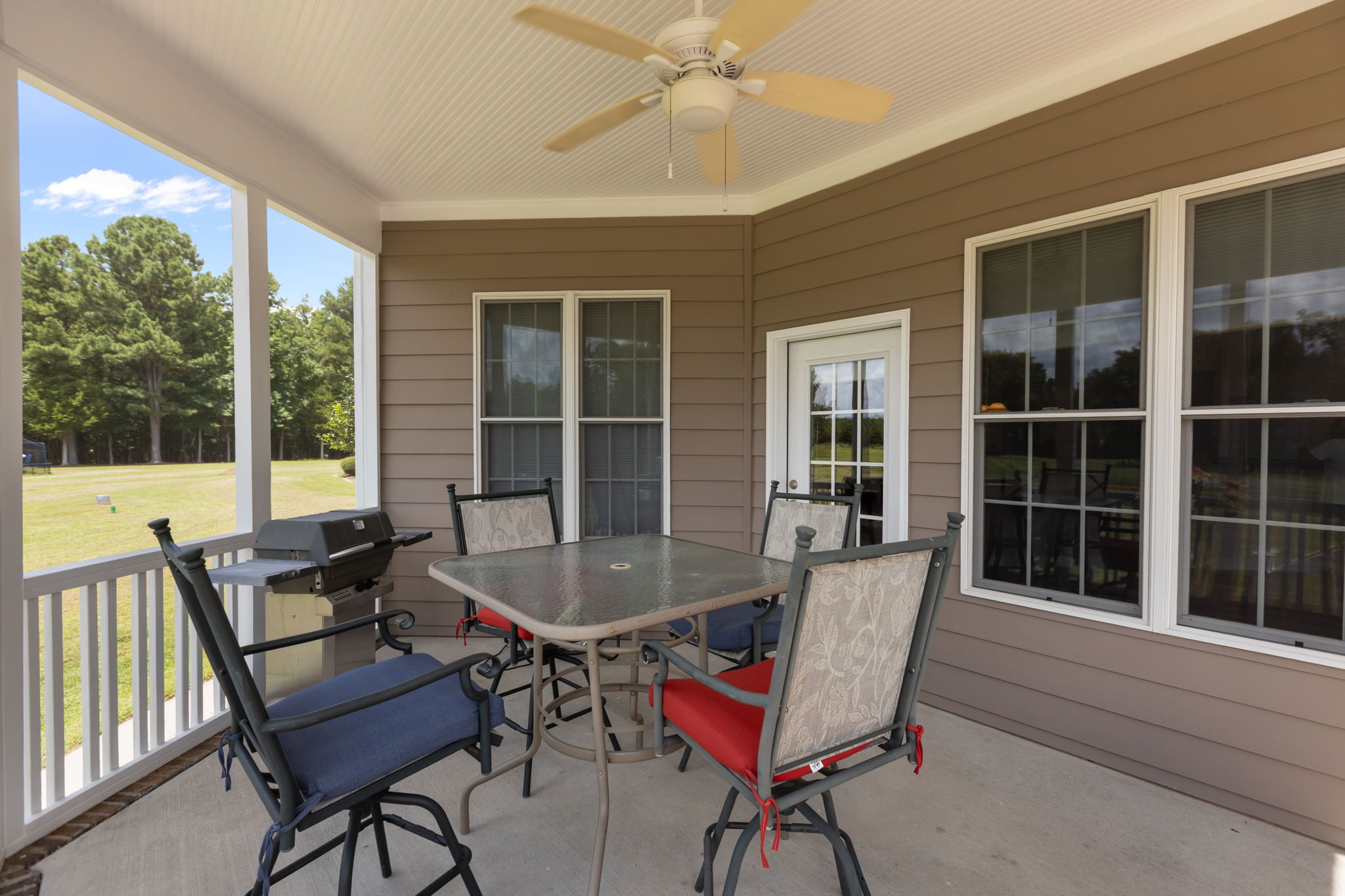 Screened-in Porch