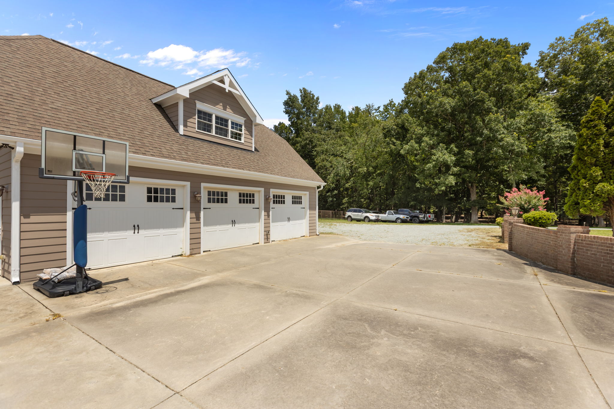 Detached Garage