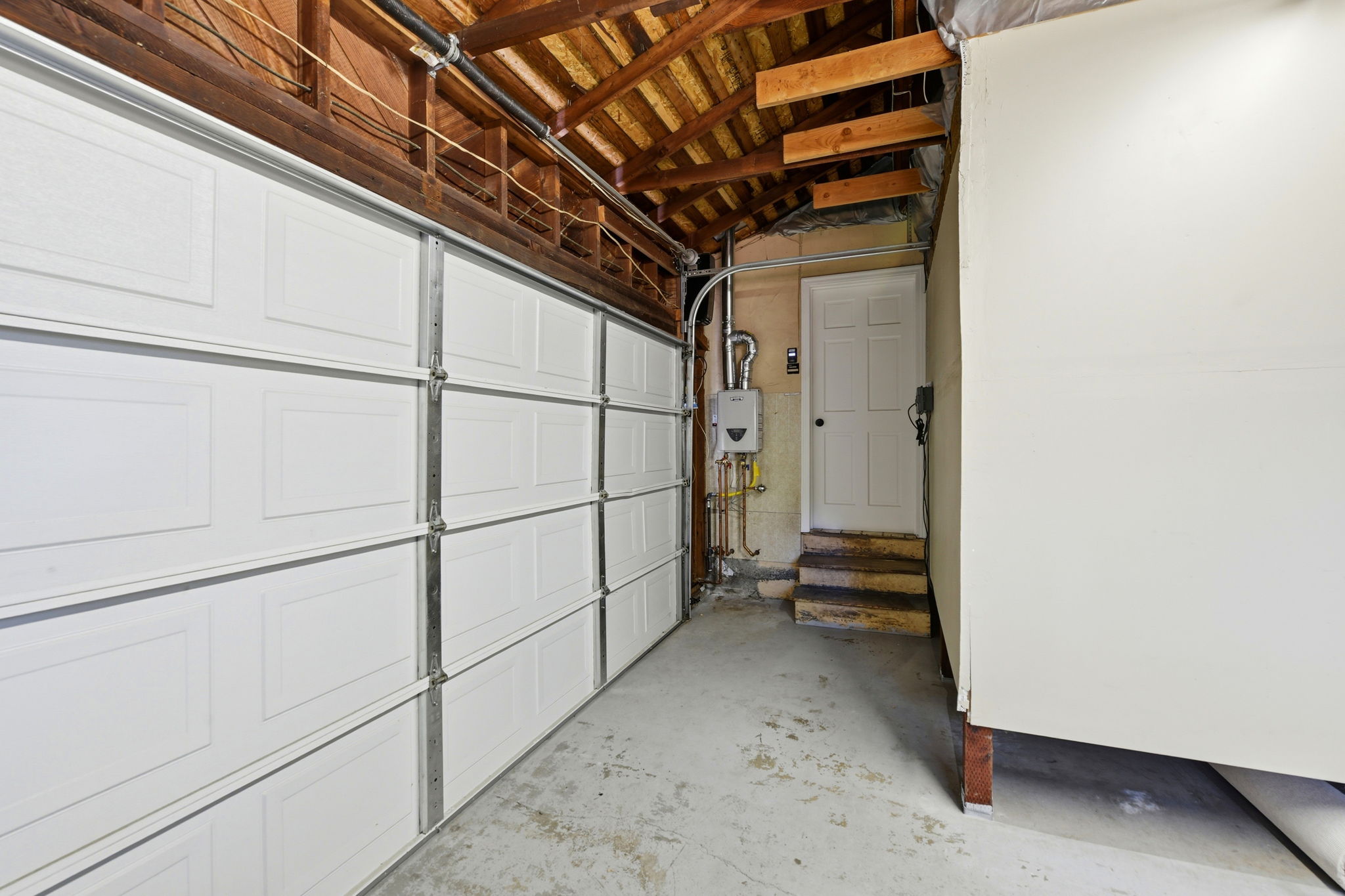050_F8_3012 Root Ave